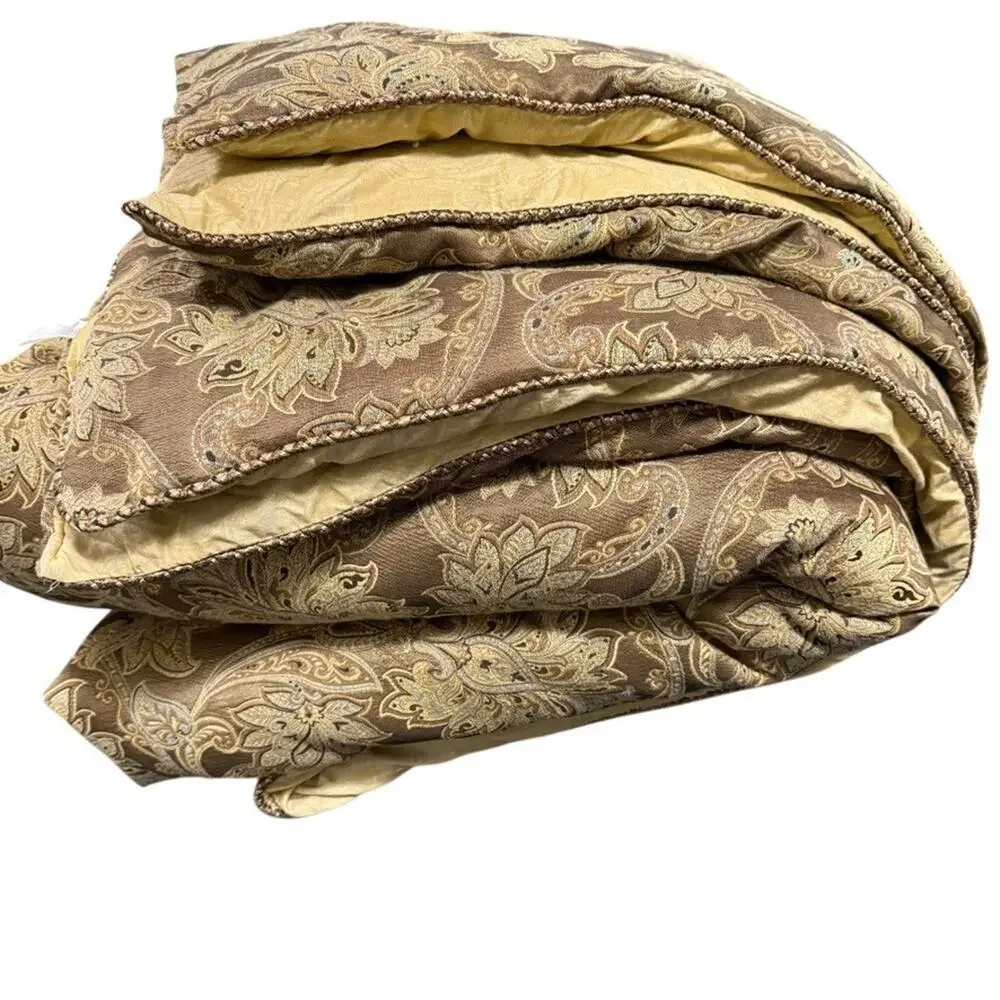 Croscill Jacobean Gold Damask Jacquard Queen Size Comforter Thick 92